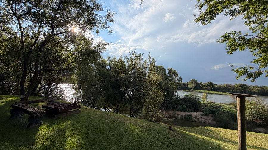  Bedroom Property for Sale in Viljoenskroon Rural Free State